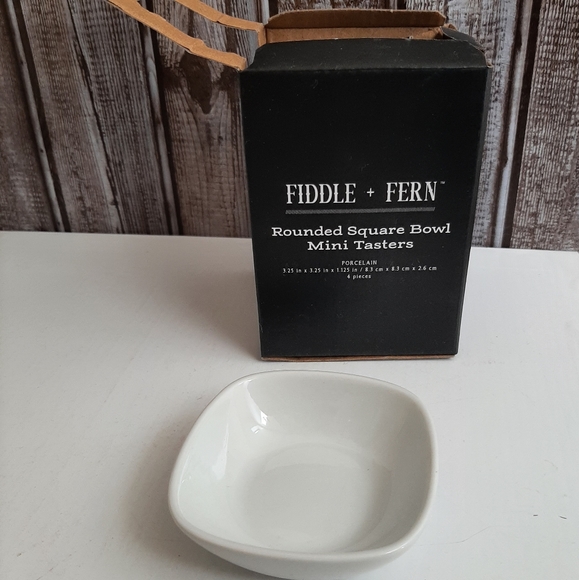 Fiddle Fern Porcelain Rounded Square Bowel Mini Tasters - Picture 2 of 11